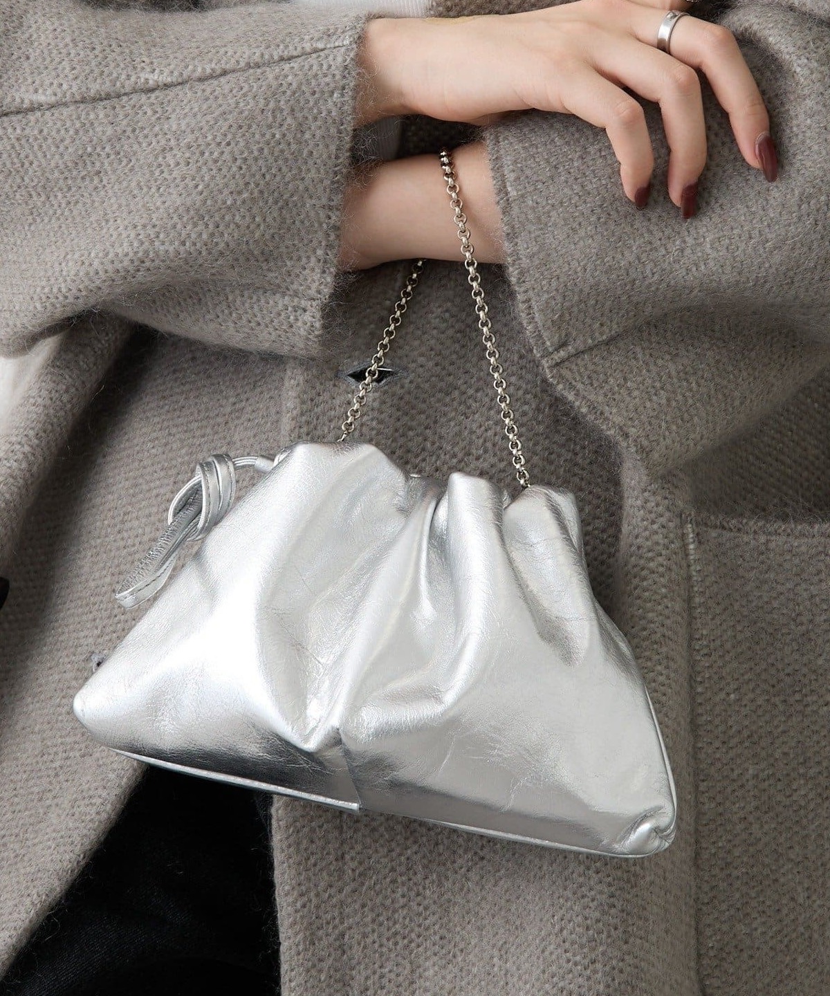 ★非売品 VIP限定★ノベルティ★ミニショルダーポーチ★巾着型シルバー ☆非売品 VIP限定☆ノベルティ☆ミニショルダーポーチ☆巾着型シルバー